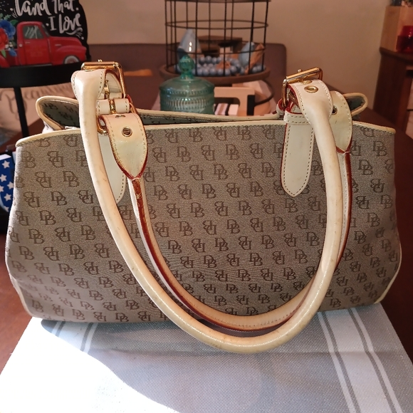 EUC Dooney & Bourke Signature Satchel Tote  Tan Canvas w/ Leather Trim - Picture 3 of 12